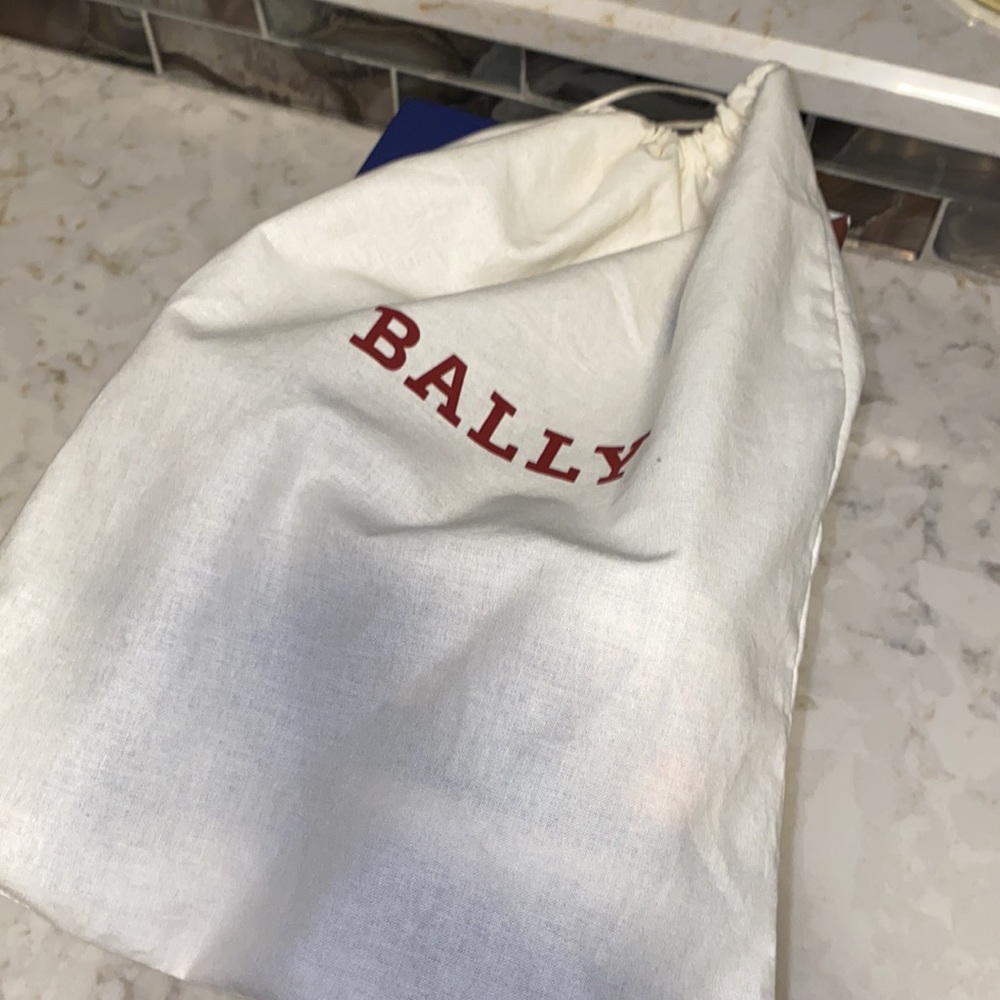 Bally Slides - Picture 4 of 5
